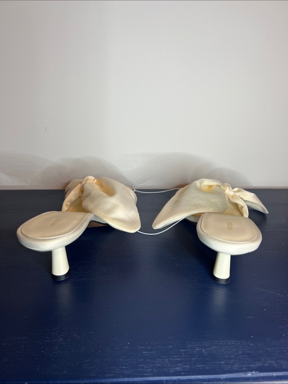 Neous Satin Knot Mule Heels in Cream Size 39 - Picture 6 of 17
